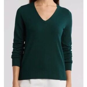 Trouve Deep Green V-Neck Sweater for Women